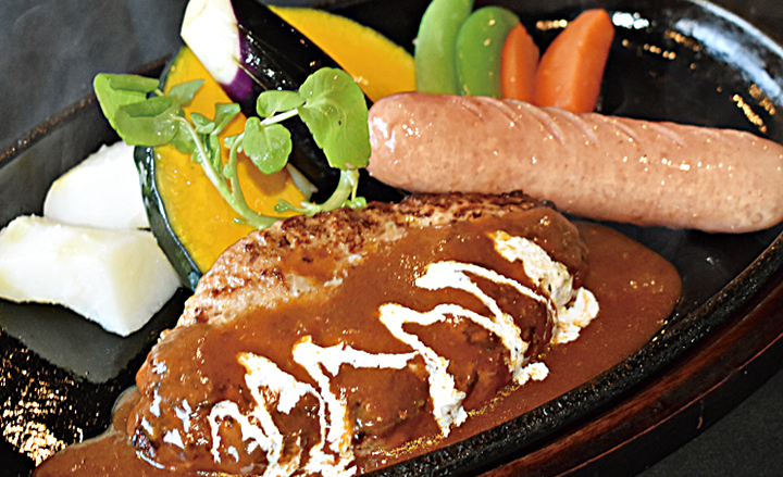 ハンバーグフランクソーセージ添え